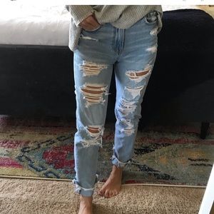 American Eagle distressed mom jeans size 0